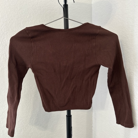 Chocolate crop top - Picture 3 of 3